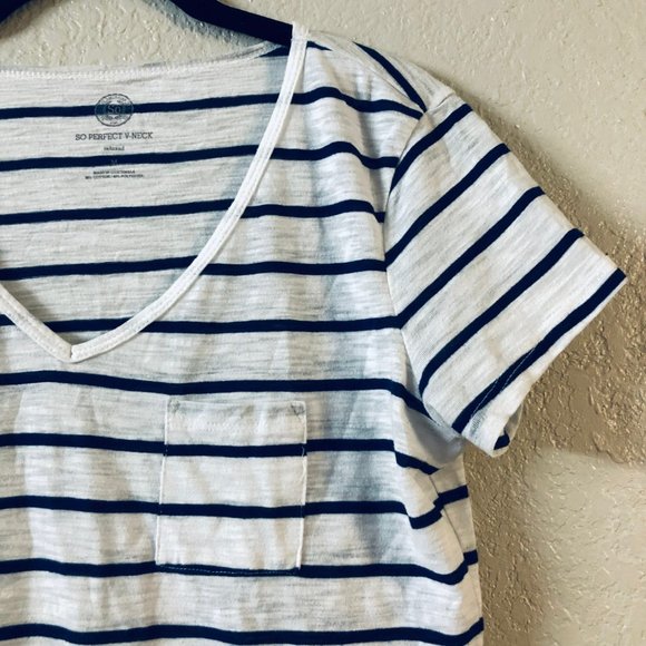 SO Perfect Relaxed V-neck Pocket Shirt, Navy/White Striped (M) - Picture 3 of 7